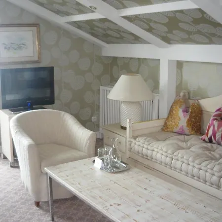 Edelweiss Hotel 4*