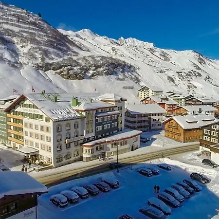 إديلويس Zürs